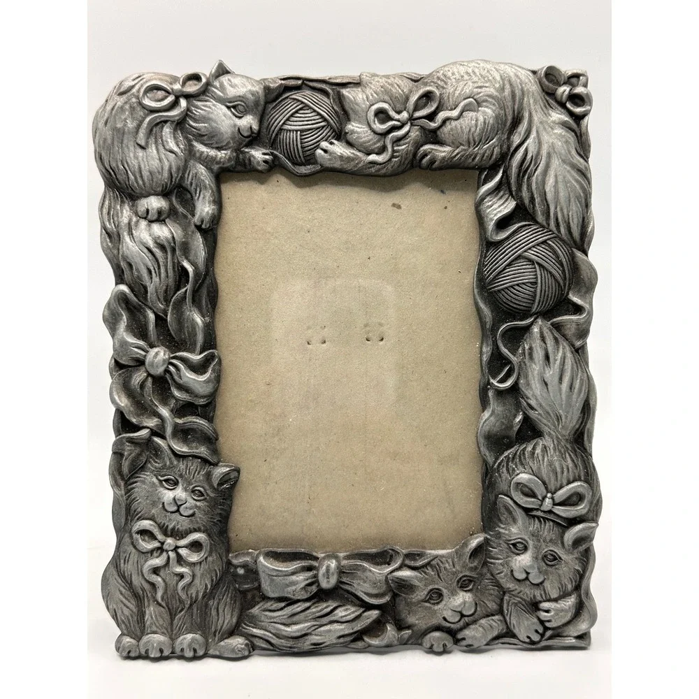Vintage Pewter Tone Cat and Yarn Metal Picture Frame Ornate 3.5x5 Photo Frame